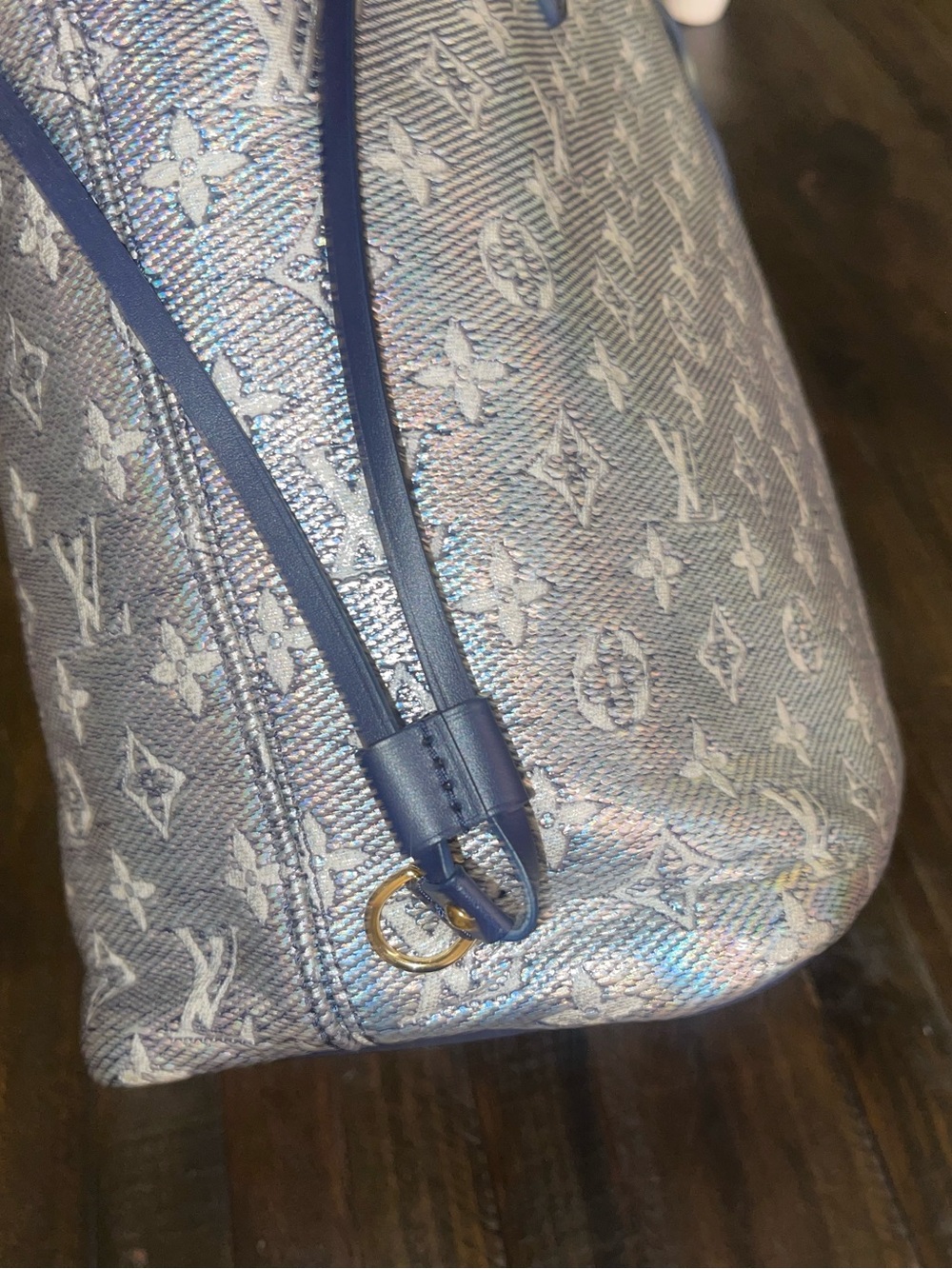 Louis Vuitton Limited Edition Monoglam Neverfull tote and pouch. - Picture 6 of 16